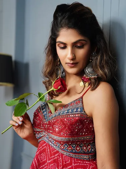 A close-up of the Navratri makeup, showing the dramatic winged liner and rose gold eyeshadow. This look is all about adding a touch of drama to your festive style.
