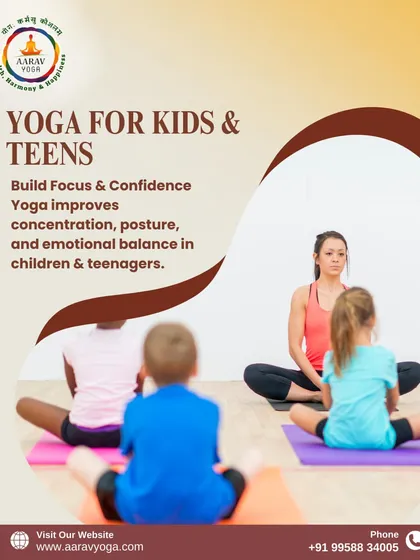 Our yoga classes for kids and teens are designed to build focus and confidence. This image shows an instructor leading a class, highlighting how yoga improves posture and emotional balance in young people.
