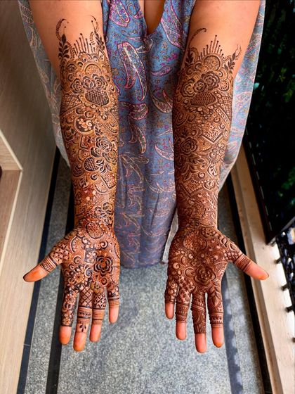 Mehendi Art by Nishat - Mehndi (Henna) Artistry The Beauty of the Henna Stain photo 5