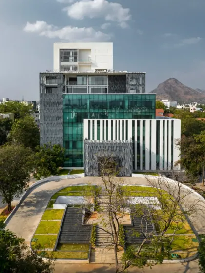 The Sona University Library is conceived as a vertical journey, where landscape is woven into every level. The terraced gardens and green spaces are not just additions but integral parts of the academic and cultural heart of the campus, fostering both learning and interaction.