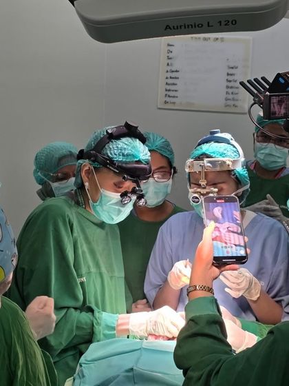 During our FUEASIA workshop in Bali, trainees learn to document and analyze their work. Here, a participant records a part of the procedure, a key practice for patient communication and case studies.