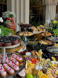 Full-Service & Luxury Catering