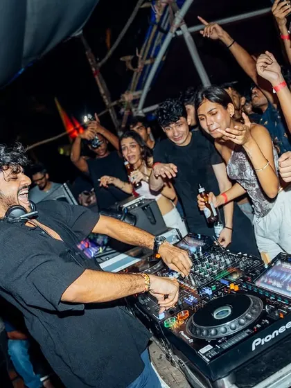 I’m not a DJ who hides behind the decks. I get right in there with the crowd, feeding off their energy. This was at the Fred Again listening party, a packed beachside venue with an unbeatable vibe.