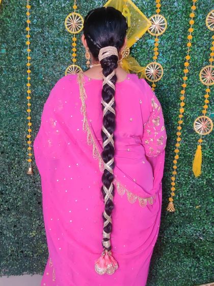 Haldi & Mehendi Moments photo 16