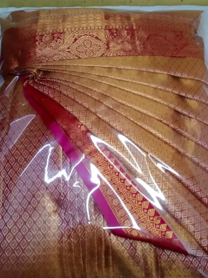 This is what I call wedding-ready. Your saree comes back to you perfectly pleated and packed, saving you time and stress on a busy day. No need to ask for help, just unwrap and drape.