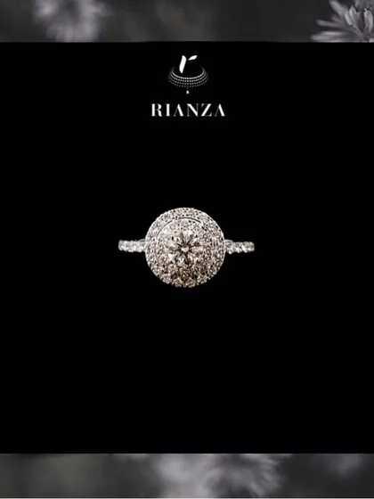 A duplicate image of the double halo round brilliant ring. This style is perfect for someone who wants a bold and beautiful statement on their finger.