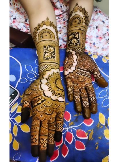 Hajira Mehendi Artist - Mehndi Art Classes & Workshops Festive & Party Henna photo 22