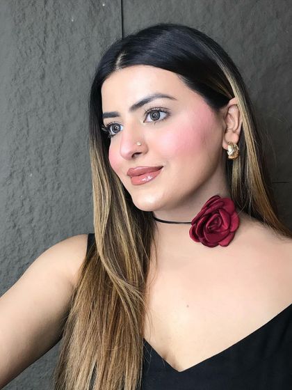 The first look from my June self-makeup course. I taught how to achieve a flawless look using no foundation, just concealer as a base. Perfect for a natural, everyday glam.