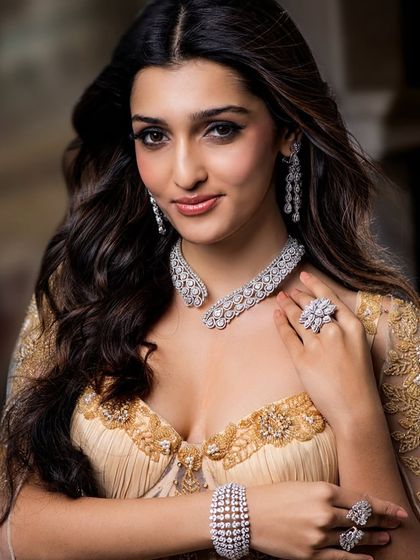 Elegant & Modern Hairstyling photo 6