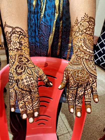 Hajira Mehendi Artist - Mehndi Artist Services Modern & Minimalist Designs photo 94