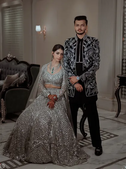 A powerful and stylish Sangeet portrait. We use creative lighting and posing to create glamorous, magazine-worthy shots that reflect the energy of the night.