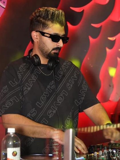 In the mix at Tipsy Bull on a Tuesday ladies' night.