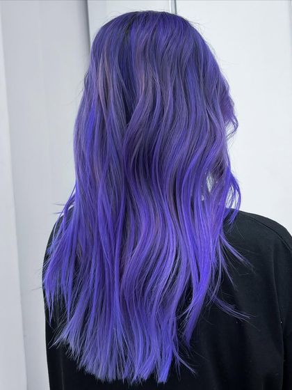 Crazy for color. This vibrant, electric purple is a showstopper. The color is pure, intense, and absolutely stunning.