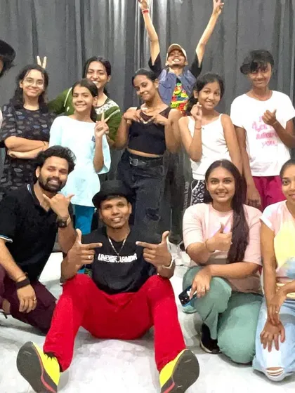 More smiles from our workshop attendees. We love creating a space where people can come together to learn, laugh, and dance.