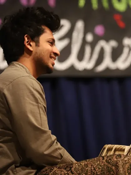 A happy moment on stage. The energy and rapport between co-artists is something the audience can always feel.
