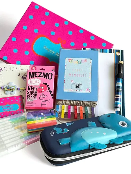 The complete Huggable Hatchlings gift set, unboxed to show all the fun stationery and treats inside.
