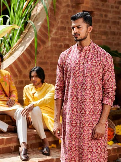 A different angle of the Hanger Bangalore kurta, showing how I can convey different moods, from direct and engaging to thoughtful and distant.