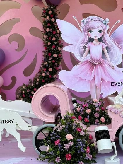 A fairy-themed carriage prop, perfect for photo opportunities and adding to the magical atmosphere.