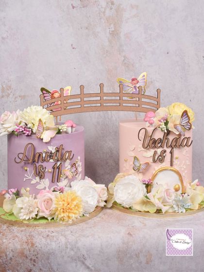 Another shot of the twin fairy garden cakes.