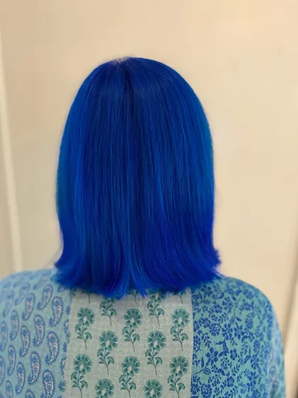 The sleek finish on this blue bob makes the colour pop even more.