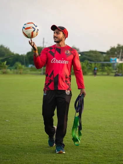 ना औरों से कम, ना औरों से श्रेष्ठ... बस खुद से बेहतर, खुद में सर्वश्रेष्ठ. This is the mindset I bring to my own training and instill in my athletes. Be better than you were yesterday.