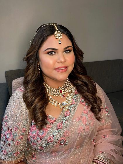 Modern & Pastel Bridal Looks photo 44