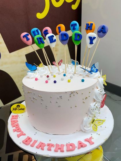 Elegant & Celebration Cakes photo 19