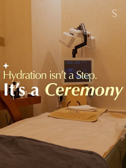 For us, hydration is not just a step; it is a ceremony. Our treatment room is prepared for your HydraFacial, a ritual that deeply cleanses, infuses, and soothes your skin.
