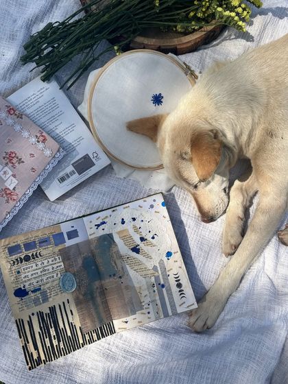 A picnic in the park is the perfect setting for some outdoor journaling. Surrounded by nature, I feel so inspired to create. These pages are a mix of doodles, collages, and thoughts from a beautiful day.