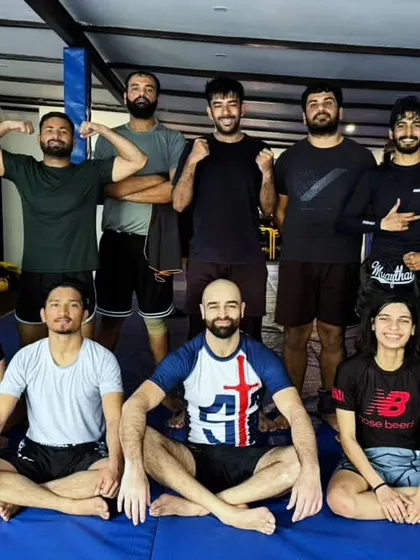 The team after a Saturday open mat. A perfect way to end the week, sharpening skills and building camaraderie.