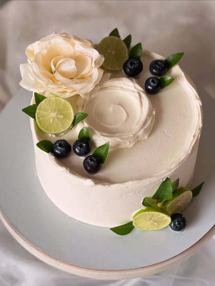 Signature Fruit & Floral Cakes photo 12