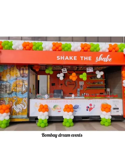 Another view of the full Republic Day setup for 'Shake the Shake', showing how the balloon decor effectively draws customer attention and adds to the festive mood.