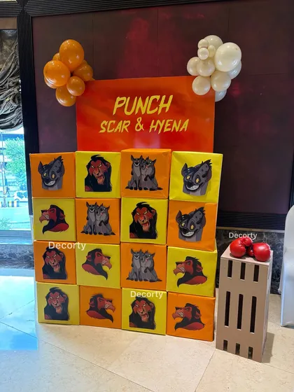 The "Punch Scar & Hyena" game is a fun and interactive activity for kids. Each block features a villain from the movie, ready for a playful punch.