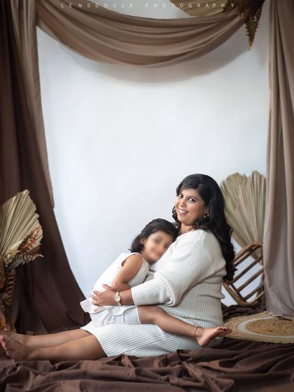 The Studio Glow: Maternity Portraits photo 10