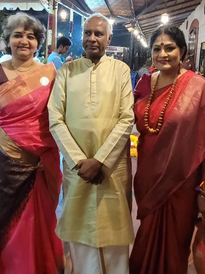 With friends and patrons of the arts at the Krishna Gana Sabha. These interactions are a wonderful part of the Margazhi experience.