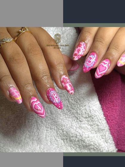 Come on Barbie, let's go party. This set is for all the Barbie lovers, with bright pinks, hearts, and even the iconic 'B' logo.