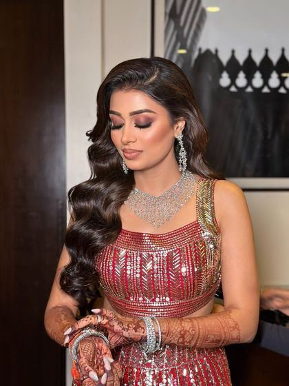 Elegance personified. I had the best time dolling up the chillest bride for her cocktail party in this glamorous Manish Malhotra outfit.