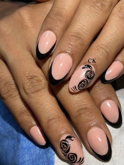 Another view of the elegant black French and rose design.