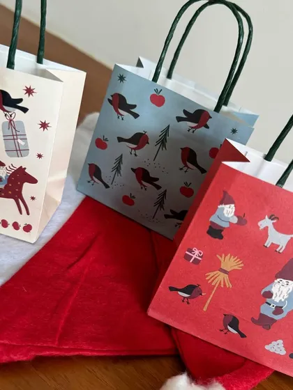 More of the charming Christmas goodie bags. These small details help create a unique and special atmosphere for private workshops.