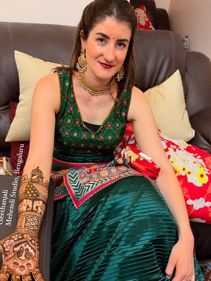 A beautiful bridal mehendi for my lovely client from Rome, blending traditional Indian motifs with her personal style.