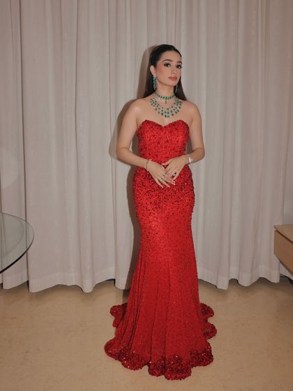 The full mermaid-style gown in all its glory. A true statement look for a confident bride.