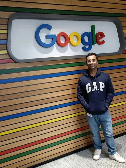 It was a pleasure to be invited to perform at the Google headquarters. I offer curated musical experiences for corporate audiences and special events.