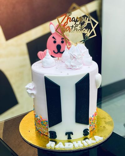 Custom Birthday Cakes