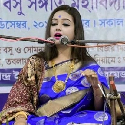 An accomplished artist who is a master of both singing and Kathak. Our network includes multi-talented gurus who provide a rich, interdisciplinary learning experience.