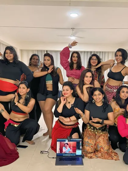 An evening full of dance, energy, and joy! We loved sharing the space with this enthusiastic bunch at our Bellydance Fusion Choreography Workshop.