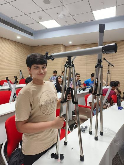 Pavitra exploring his passion for science by building a telescope at the Lodha Genius Program. Our training helps children develop the focus and analytical skills needed to excel in advanced subjects like astrophysics.