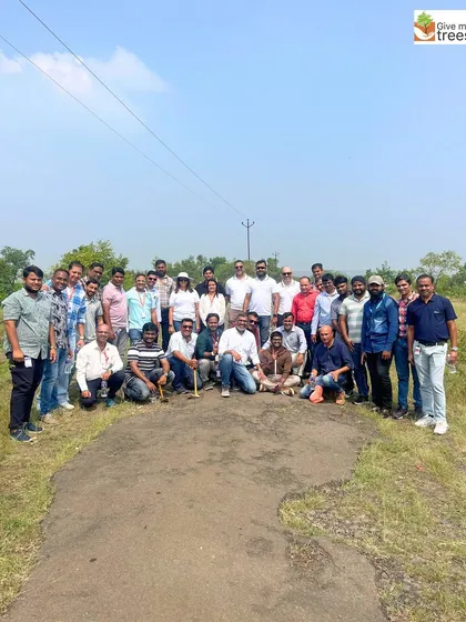 The EXL Pune team with our local field workers. Our corporate drives are also an opportunity for employees to meet and appreciate the local community members who are the year-round caretakers of these forests.