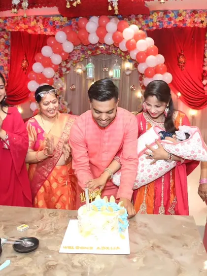 A cake cutting ceremony to welcome the new baby. I cover small family events and celebrations to document these happy milestones.