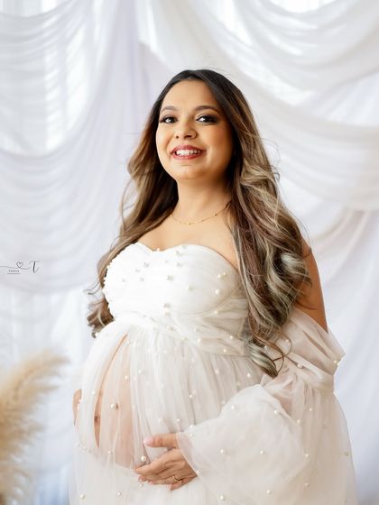 Solo Radiance: Portraits of the Mother-to-Be photo 168