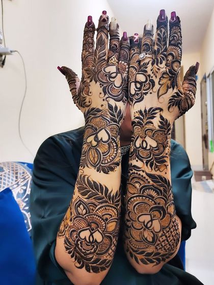 Hajira Mehendi Artist - Mehndi Artist Services Intricate Bridal & Sangeet Designs photo 29